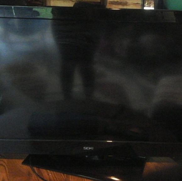 Seiki 40inch flat screen tv - Picture 1 of 1
